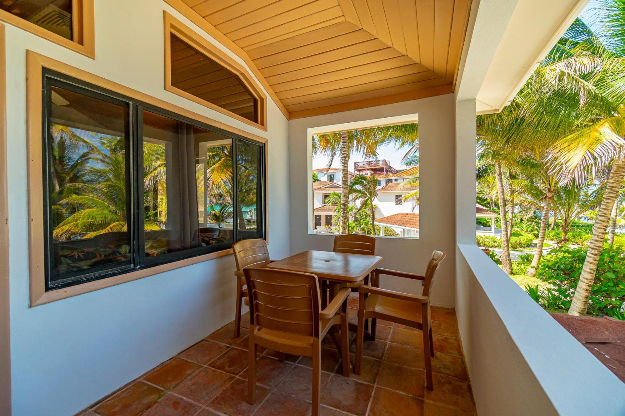 Tradewinds Paradise Villas Сан-Педро Экстерьер фото